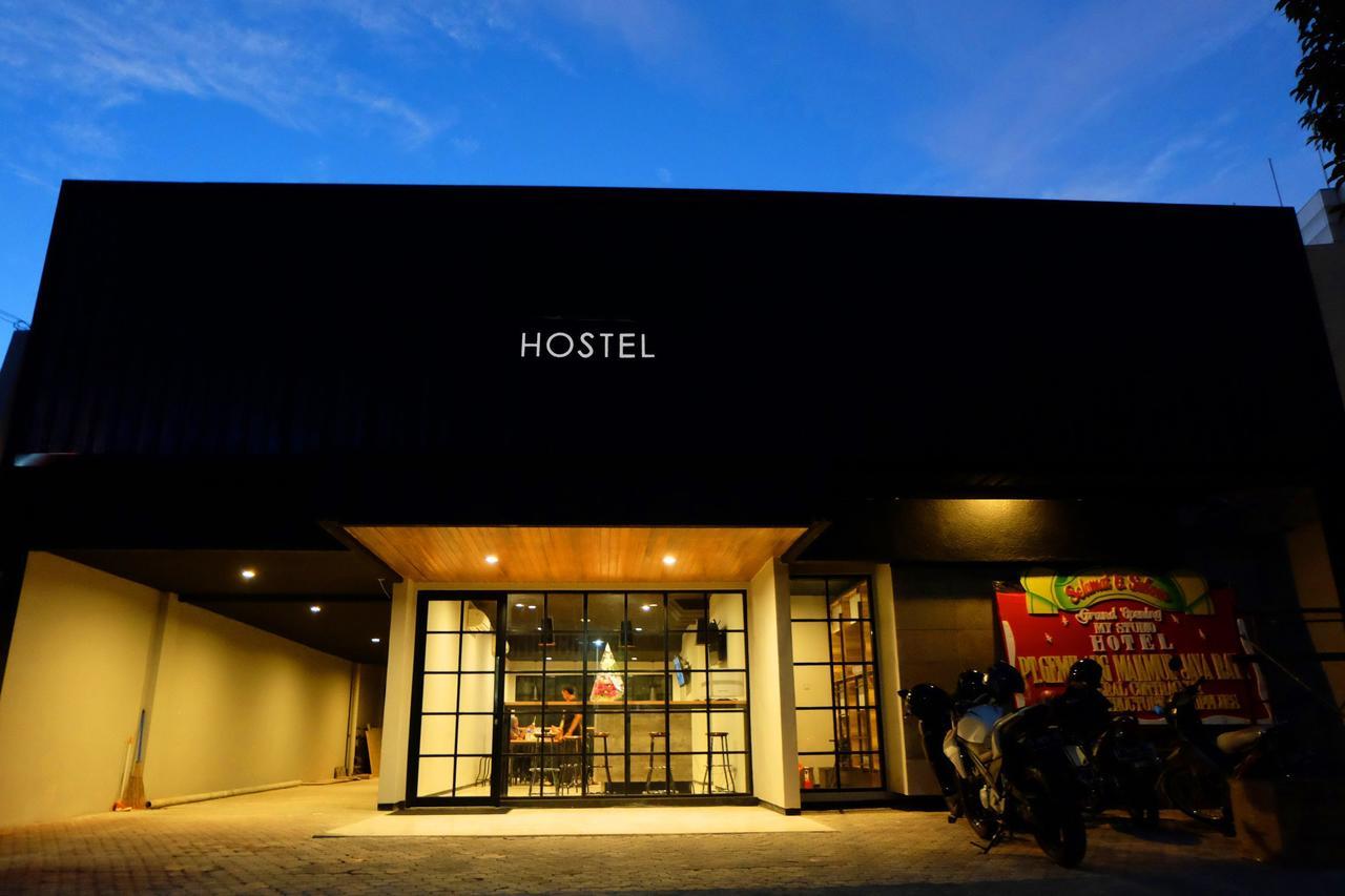 Zen Hostel Gubeng Station Surabaya Exterior photo